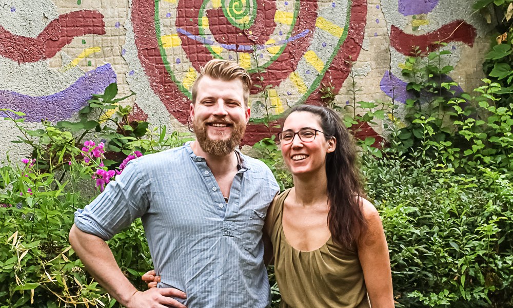 Leon und Vanessa Ahlers von Two Hands BIO — persönliche urkosmetische Beratung