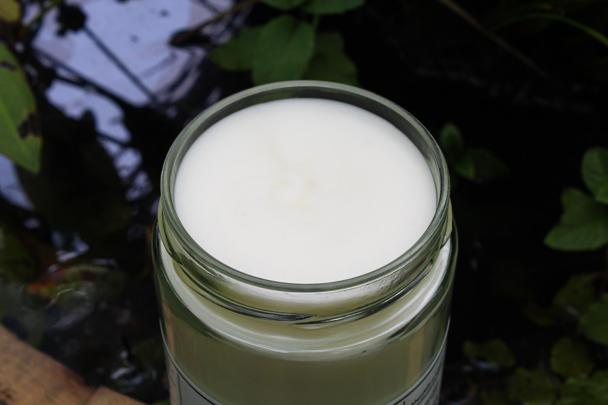 Offenes Glas Bio-Sheabutter von Two Hands BIO im LebensGarten